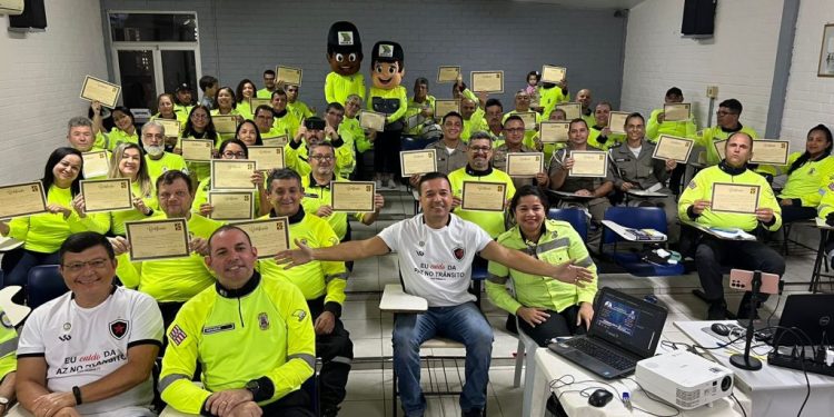 SEMOB-JP encerra curso de atualização para agentes de trânsito