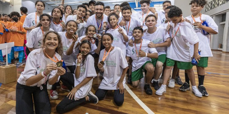 Instituto Superação: Formação pelo esporte lança campanha ‘Padrinhos Superação’