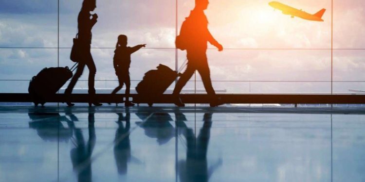 Autorização Eletrônica de Viagem para menores cresce 265% em período de férias