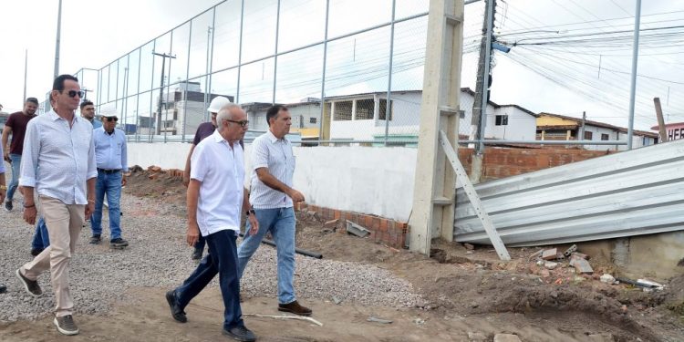 Cícero visita obras na Zona Sul e destaca entrega do Terminal do Valentina no aniversário da Capital