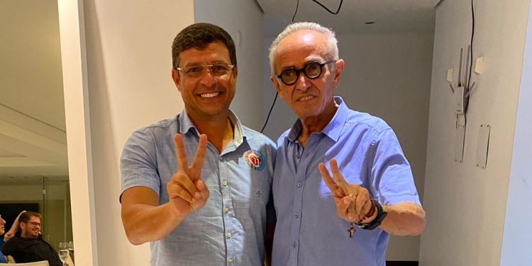 Vitor Hugo diz que não vai abandonar parceria com Cícero Lucena por causa do União Brasil