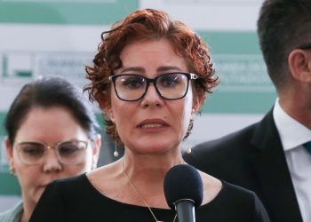 STF torna ré deputada Zambelli por perseguição com arma