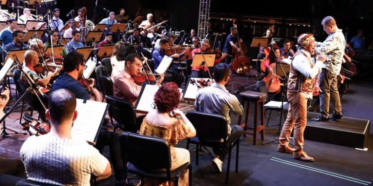 Governador prestigia concerto da Orquestra Sinfônica da Paraíba com o cantor Santana em comemoração aos 438 anos de João Pessoa