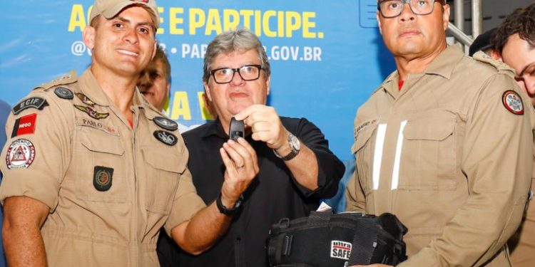 Governador entrega equipamentos e dialoga com a população em audiência do ODE com recorde de público em Guarabira