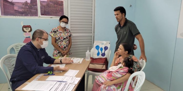 Governo da Paraíba atende reivindicação e crianças com microcefalia recebem atendimento ortopédico no Hospital de Clínicas de CG