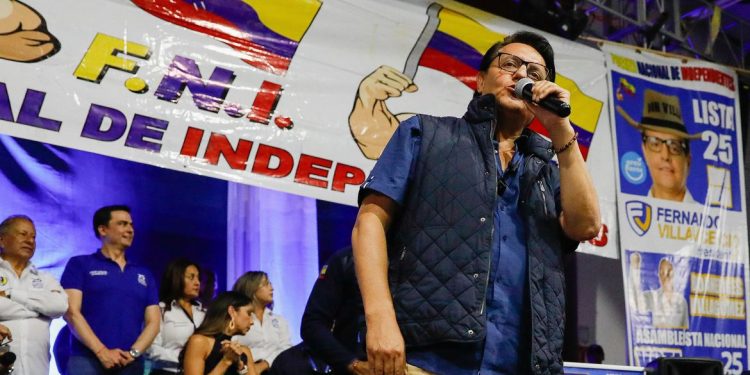 Candidato à presidência do Equador é assassinado em Quito