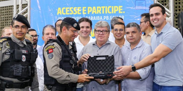 João entrega benefícios no valor de R$ 37 milhões e ouve novas demandas da população durante audiência do ODE em Santa Luzia