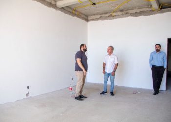 Prefeito de Patos visita obra da nova sede do Procon