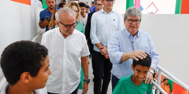 João Azevêdo entrega escola da Funad e destaca compromisso do governo com políticas de inclusão