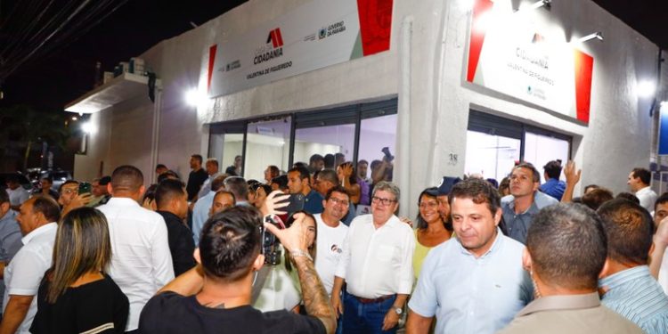 João entrega Casa da Cidadania do Valentina de Figueiredo