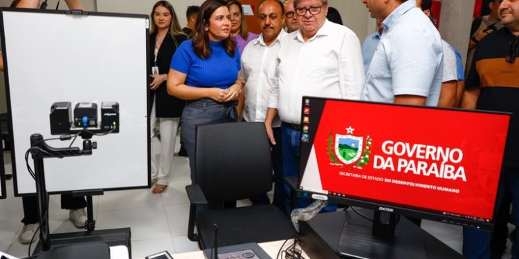 João entrega Casa da Cidadania do Valentina de Figueiredo