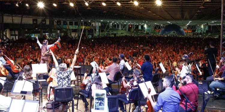Governador prestigia concerto da Orquestra Sinfônica da Paraíba com o cantor Santana em comemoração aos 438 anos de João Pessoa
