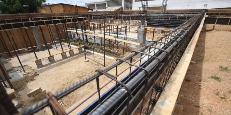 João Azevêdo entrega equipamentos de saúde, reforma de escola, inspeciona obras e autoriza novos investimentos em Patos