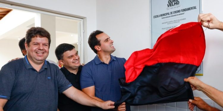 Vice-governador visita Ouro Velho e entrega obras de educação e mobilidade urbana