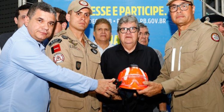 Governador entrega equipamentos e dialoga com a população em audiência do ODE com recorde de público em Guarabira