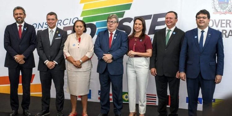 João Azevêdo é destaque em ranking de popularidade dos governadores do Nordeste