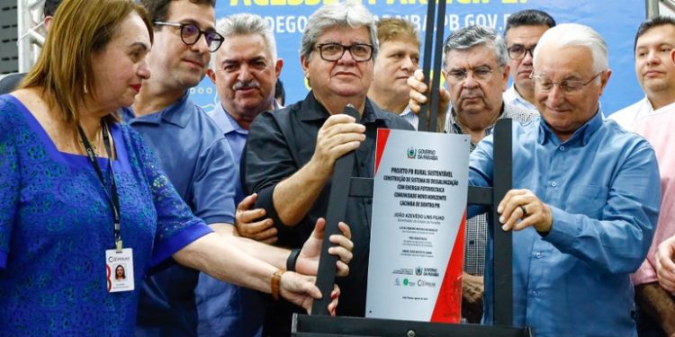 Governador entrega equipamentos e dialoga com a população em audiência do ODE com recorde de público em Guarabira