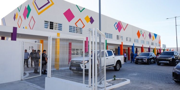 João Azevêdo entrega escola da Funad e destaca compromisso do governo com políticas de inclusão