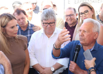No voo inaugural: ao lado do governador João Azevedo, Zé Aldemir enaltece conquista