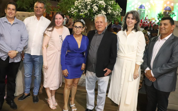 Casamento Comunitário reúne grande público na Praça da Matriz de Fátima, em Cajazeiras