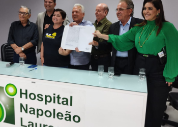 Zé Aldemir oficializa doação de terreno para construção da Unidade do Laureano de Cajazeiras