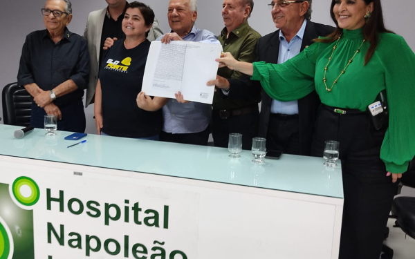 Zé Aldemir oficializa doação de terreno para construção da Unidade do Laureano de Cajazeiras