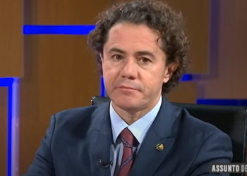 Veneziano defende a descentralização dos serviços médicos na Paraíba