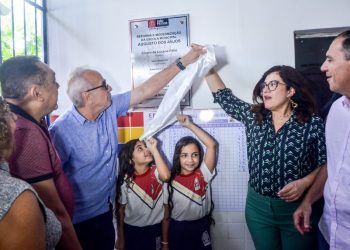 Cícero Lucena entrega Escola Augusto dos Anjos, a 27ª unidade de ensino reformada e modernizada