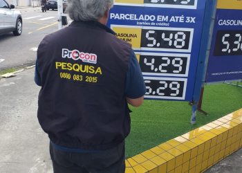 Diferença no preço da gasolina na Capital está em R$ 0,63; Procon-JP multa nove postos por aumento irregular