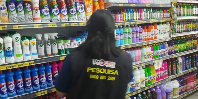 Procon-JP registra diferença de R$ 31 no preço do sabão líquido em pesquisa nos supermercados da Capital