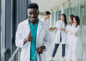 Ebserh publica editais do Enare 2023 com mais de 5 mil vagas em residência médica, uni e multiprofissional