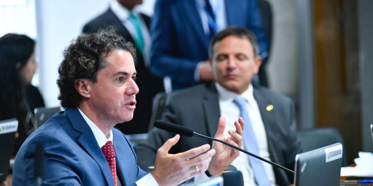 Comissão aprova relatório de Veneziano que amplia instrumentos de prevenção de desastres e recuperação de áreas atingidas