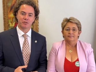 Deputada aprova projeto que inclui mel de abelha na merenda escolar da Paraíba