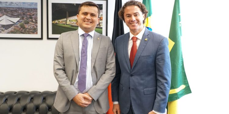 Deputado Gilbertinho se antecipa e anuncia apoio à reeleição de Veneziano para o Senado em 2026