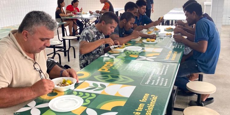 PRATO DO POVO: Prefeitura de Campina Grande faz balanço positivo dos dois primeiros dias de funcionamento do Restaurante Popular