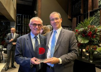 Prefeitura de João Pessoa recebe o prêmio internacional Diligent Latin America Awards 2023 em São Paulo