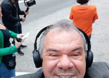 Estava no Festival de Verão de Salvador com Herbert Vianna, Geraldo Azevedo e Tadeu Mathias