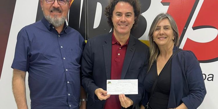 Ao lado de Veneziano, prefeita de Areia, Silvia Cunha Lima, se filia ao MDB e reforça presença feminina no partido