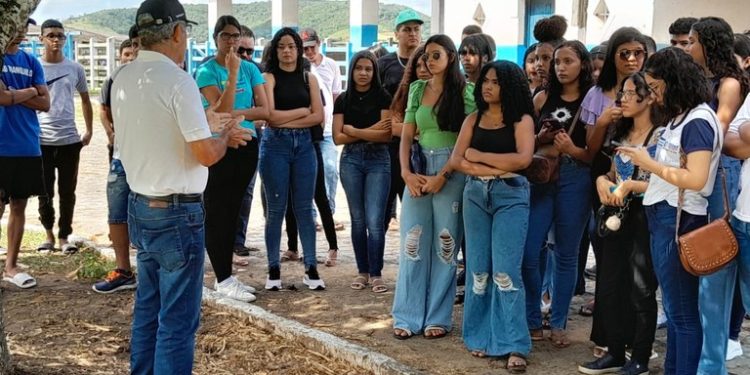 Governo do Estado incentiva criadores a preparar silagem de milho e sorgo