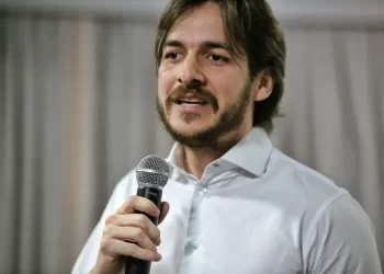 Pedro diz que não apoiou reeleição de Bolsonaro em 2022 “porque ele não nos representa”