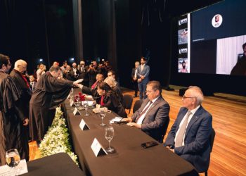 Cícero destaca função de conciliador do MP no cumprimento da legislação, durante a posse do novo procurador-geral de Justiça