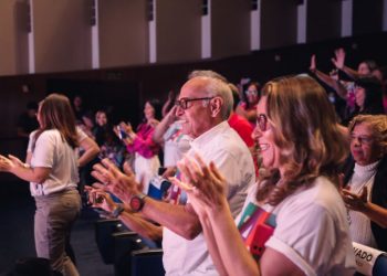 Cícero Lucena reafirma compromisso de seguir avançando na qualidade do ensino durante abertura de Festival de Arte
