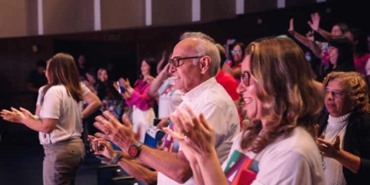 Cícero Lucena reafirma compromisso de seguir avançando na qualidade do ensino durante abertura de Festival de Arte