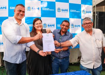 Prefeito de Sapé assina ordem de serviço para reforma da maior escola do munícipio