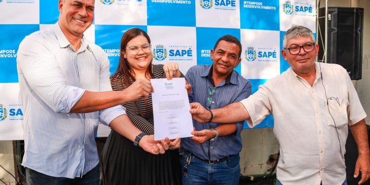 Prefeito de Sapé assina ordem de serviço para reforma da maior escola do munícipio
