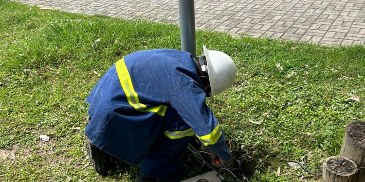 Seinfra substitui mais de 26 mil metros de cabos furtados e restabelece iluminação em diversos locais