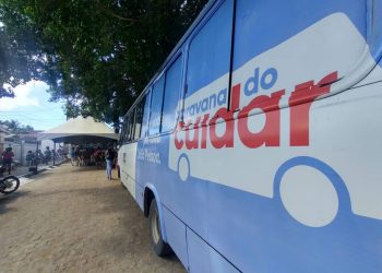 Moradores do bairro Oitizeiro recebem a Caravana do Cuidar nesta sexta-feira
