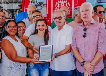 Cícero Lucena assina Ordem de Serviço para pavimentação de 15 ruas em Mangabeira