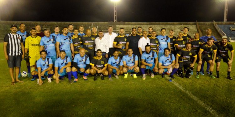 Jogo beneficente reúne vereadores, secretários e jornalistas no Almeidão