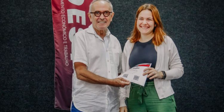 Prefeitura de João Pessoa entrega mais 93 certificados a empreendedores contemplados pelo Eu Posso